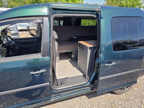 Volkswagen Caddy Maxi Camper Crib 33
