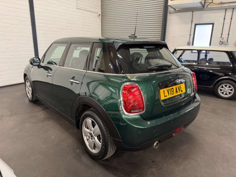 Mini Hatch 1.5 Cooper Auto 5dr 10