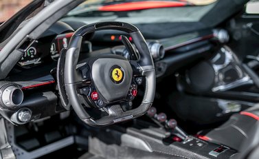 Ferrari LaFerrari 13
