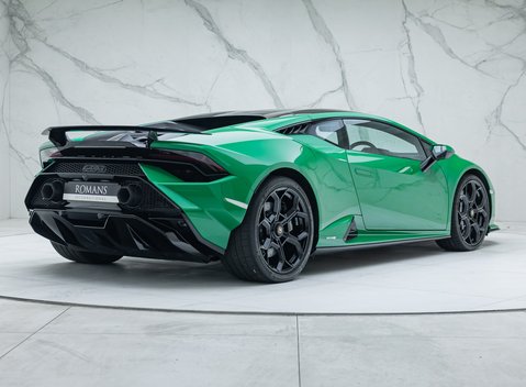 Lamborghini Huracan Tecnica 6