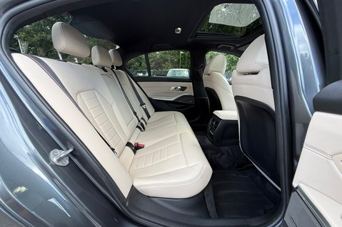 BMW 3 Series 330E M SPORT - OYSTER LEATHER -PRO & TECH PACKS - H/K -HUD - SUNROOF 17
