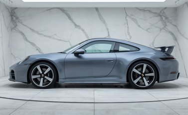 Porsche 911 Carrera (992.2) 5