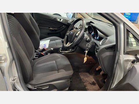 Ford Fiesta 1.0T EcoBoost Zetec Euro 6 (s/s) 5dr 6