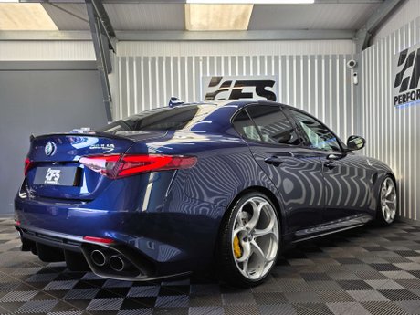 Alfa Romeo Giulia 2.9 V6 Bi-Turbo Quadrifoglio Saloon 4dr Petrol Auto Euro 6 (s/s) (510 ps) 6