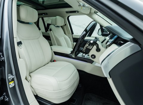Land Rover Range Rover P550e Autobiography 11