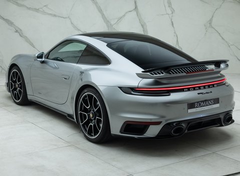 Porsche 911 Turbo S (992) 12