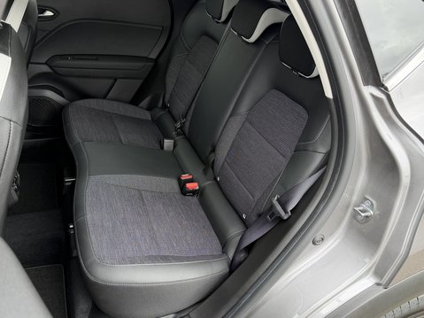 Renault Captur 1.0 TCE 90 Techno 5dr 38