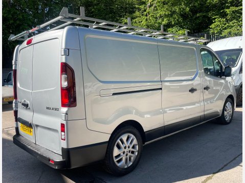 Renault Trafic 1.6 dCi 29 Sport Nav Panel Van 5dr Diesel Manual LWB Standard Roof Euro 6 ( 9