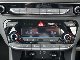 Hyundai IONIQ 1.6 IONIQ Premium SE FHEV Semi-Auto 5dr 52