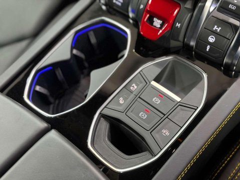 Lamborghini Urus 4.0 V8 BiTurbo SUV 5dr Petrol Auto 4WD Euro 6 (650 ps) 65