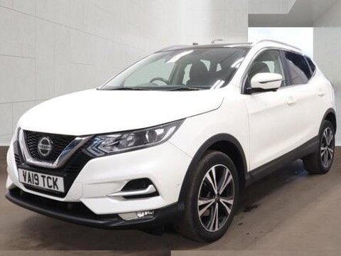 Nissan Qashqai 1.3 DIG-T N-Connecta Euro 6 (s/s) 5dr 3