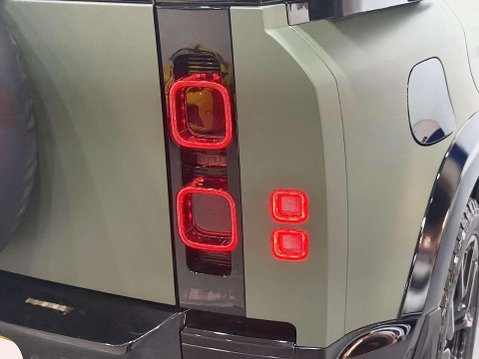 Land Rover Defender 3.0 D250 MHEV S Hard Top SUV 5dr Diesel Auto 4WD MWB Euro 6 (s/s) (250 ps) 32