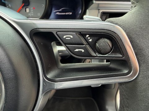 Porsche Macan GTS PDK 40