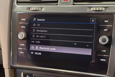 Volkswagen Golf 35.8kWh e-Golf Hatchback 5dr Electric Auto (136 ps) 48