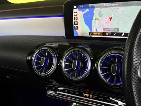 Mercedes-Benz CLA Class CLA 180 AMG LINE PREMIUM PLUS NIGHT EDITION 28