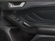 Ford Focus ST-LINE X 36