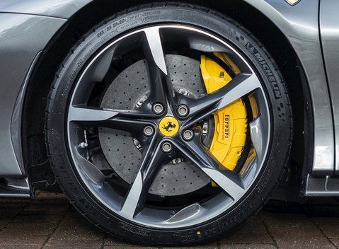 Ferrari SF90 Stradale 10