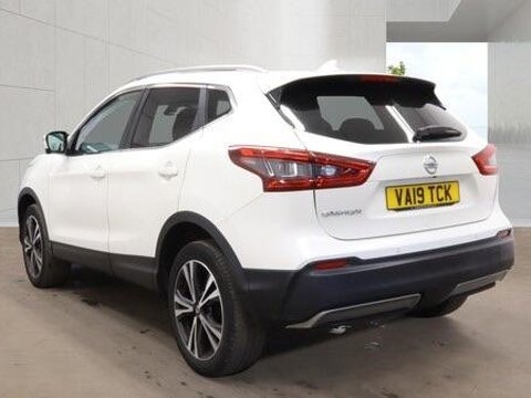 Nissan Qashqai 1.3 DIG-T N-Connecta Euro 6 (s/s) 5dr 4