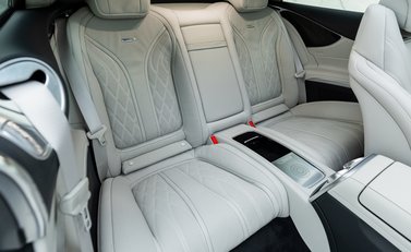 Mercedes-Benz AMG S63 Coupe Premium 18