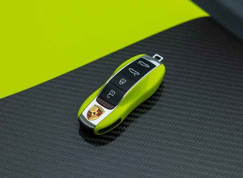 Porsche Cayman GT4 RS (718) 45