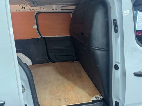 Vauxhall Combo 1.5 Combo 2300 Prime Turbo D 5dr 27