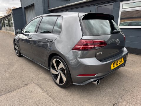 Volkswagen Golf GTI TSI DSG 10
