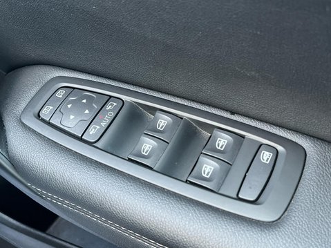 Renault Megane ICONIC E-TECH 40