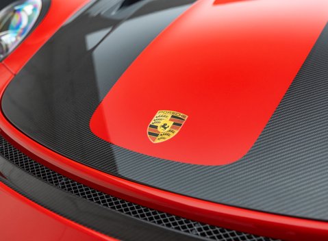 Porsche 911 GT2 RS Weissach (991) 40