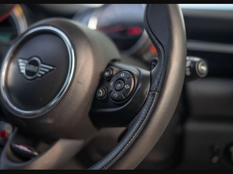 Mini Hatch 2.0 John Cooper Works Auto 3dr 6