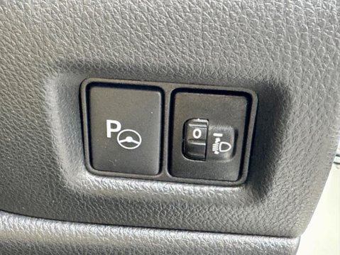 Toyota C-HR 1.8 VVT-h Design CVT Euro 6 (s/s) 5dr 22