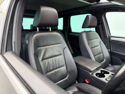 Volkswagen Touareg 3.0 Touareg V6 R-Line TDI BlueMotion Technology Auto 4WD 5dr 8