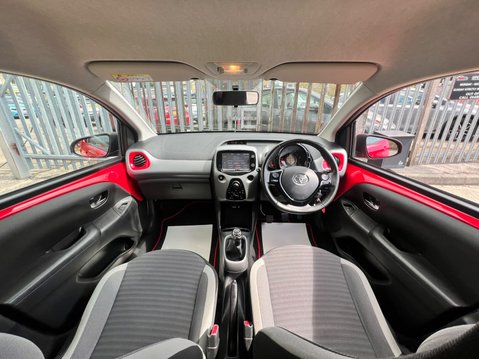 Toyota Aygo VVT-I X-PLAY 24