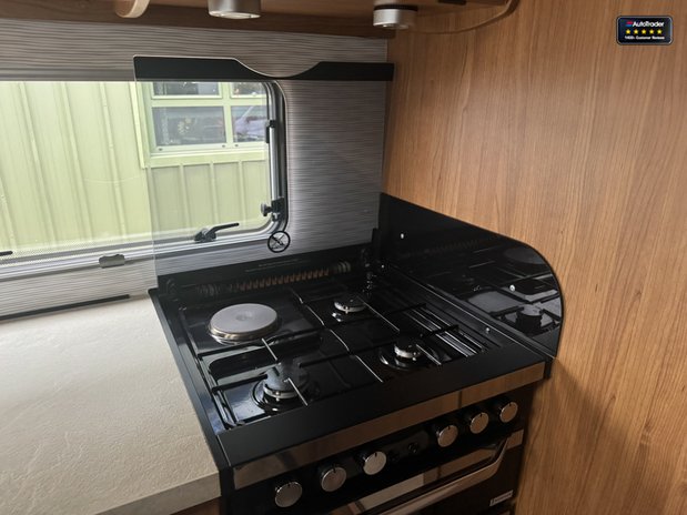 Auto-Trail Comanche Frontier|4 Berth|2 Belts|AUTO|Rear Single Beds|Hab 15