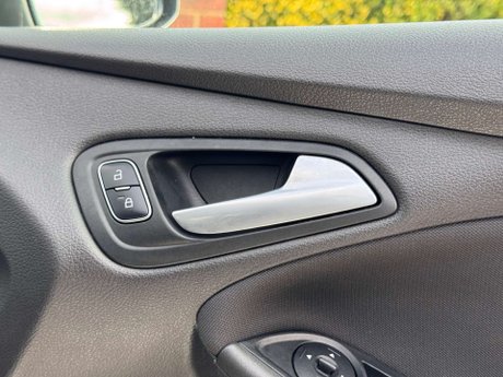 Ford Focus 1.0T EcoBoost Zetec S Euro 6 (s/s) 5dr 27