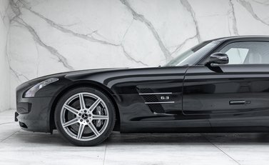Mercedes-Benz SLS AMG 50