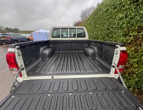Toyota Hilux Active | 2.4 LT | Double Cab | Tow Bar | Camera | Air Con | 9