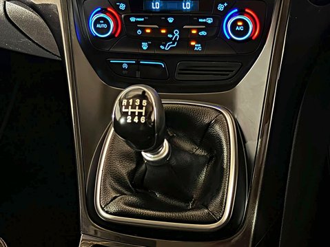 Ford Kuga TITANIUM TDCI 15