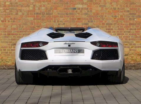 Lamborghini Aventador LP 700-4 Roadster 6