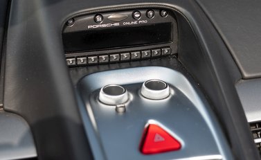 Porsche Carrera GT 18