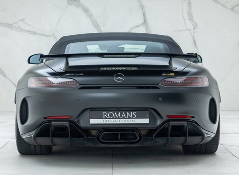 Mercedes-Benz AMG GT R Roadster 13
