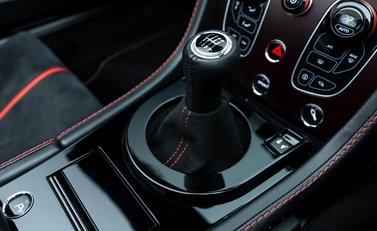 Aston Martin V12 Vantage S Roadster 25