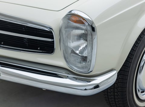 Mercedes-Benz 280 SL W113 Pagoda 50