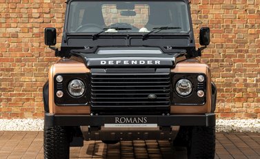 Land Rover Defender 90 Autobiography Edition 4