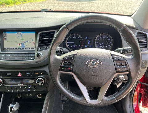 Hyundai TUCSON 2.0 Tucson SE Nav CRDi Auto 4WD 5dr 16