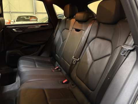 Porsche Macan 3.0 TD V6 S PDK 4WD Euro 6 (s/s) 5dr 14