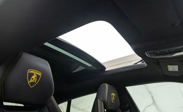 Lamborghini Urus S 18