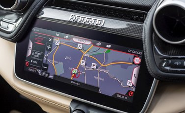 Ferrari GTC4 Lusso 17