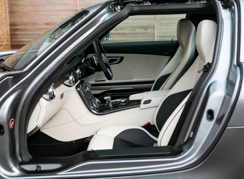 Mercedes-Benz SLS AMG 15