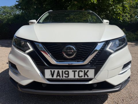 Nissan Qashqai 1.3 DIG-T N-Connecta Euro 6 (s/s) 5dr 2