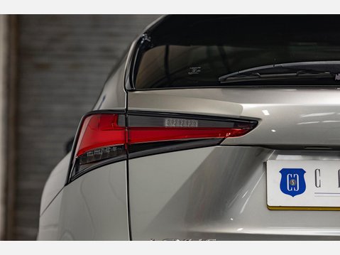 Lexus NX 2.5 300h GPF Premium SUV 5dr Petrol Hybrid E-CVT 4WD Euro 6 (s/s) (197 ps) 40